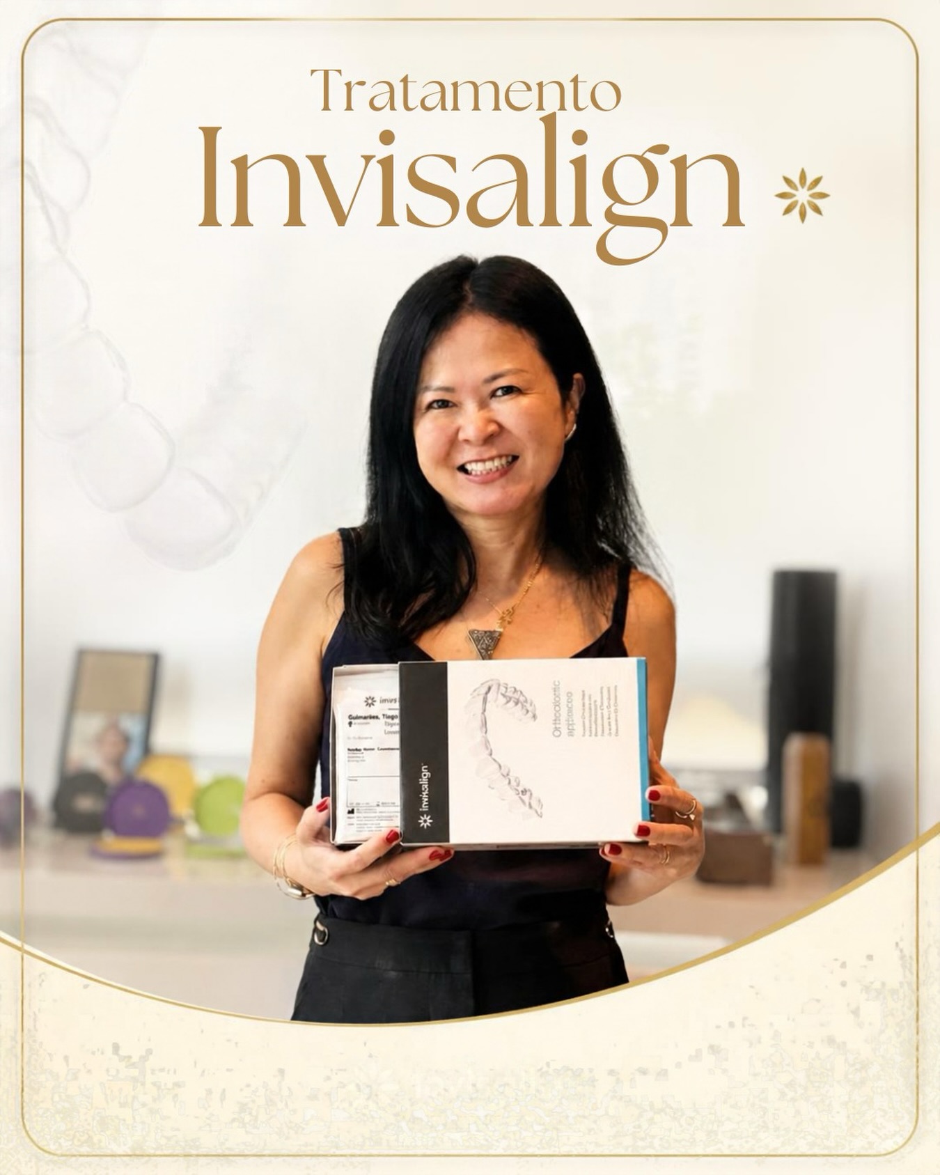 Dra. Sueko Ouchi segurando a embalagem de alinhadores Invisalign